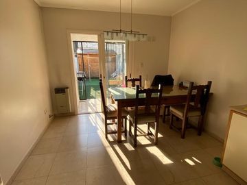 Casa en  Venta en Berazategui -  Triplex Impecable. Apto Credito. Acepta Permuta.
