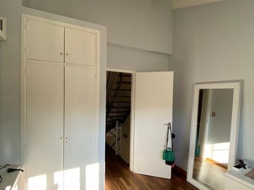 Casa en  Venta en Berazategui -  Triplex Impecable. Apto Credito. Acepta Permuta.