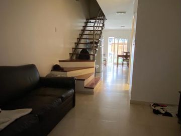 Casa en  Venta en Berazategui -  Triplex Impecable. Apto Credito. Acepta Permuta.