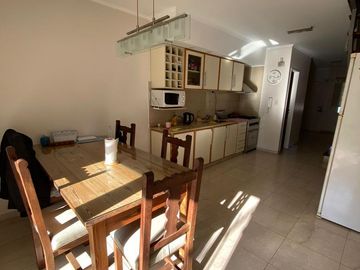 Casa en  Venta en Berazategui -  Triplex Impecable. Apto Credito. Acepta Permuta.