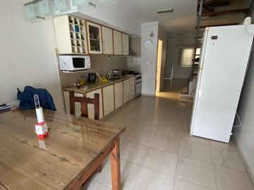 Casa en  Venta en Berazategui -  Triplex Impecable. Apto Credito. Acepta Permuta.