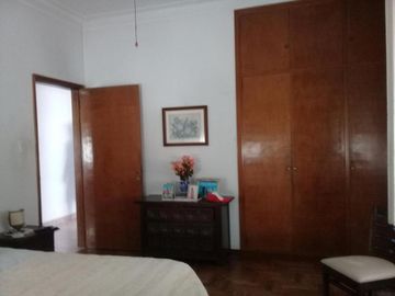 Casa a la venta en el centro de Lujan-