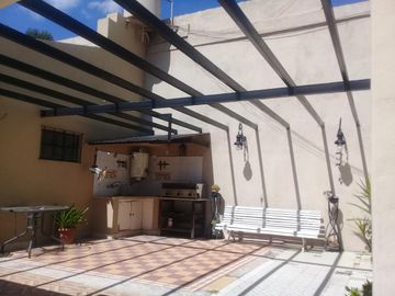 Casa a la venta en el centro de Lujan-