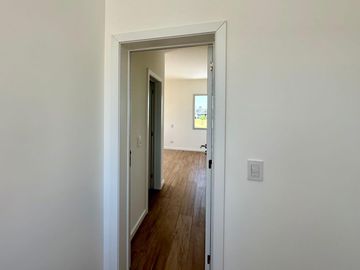 Casa de 3 Dormitorios en Dos Planta en Venta en  Vida Barrio Privado