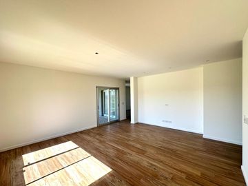 Casa de 3 Dormitorios en Dos Planta en Venta en  Vida Barrio Privado