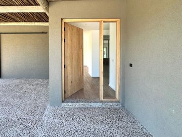 Casa de 3 Dormitorios en Dos Planta en Venta en  Vida Barrio Privado