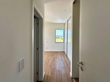 Casa de 3 Dormitorios en Dos Planta en Venta en  Vida Barrio Privado