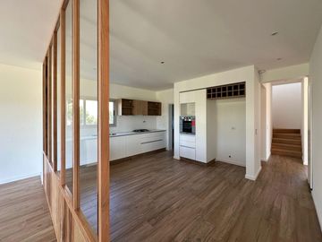 Casa de 3 Dormitorios en Dos Planta en Venta en  Vida Barrio Privado