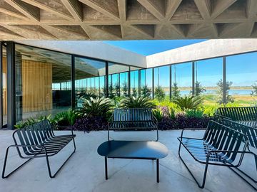 Casa de 3 Dormitorios en Dos Planta en Venta en  Vida Barrio Privado