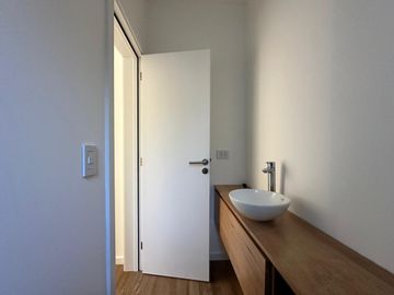 Casa de 3 Dormitorios en Dos Planta en Venta en  Vida Barrio Privado