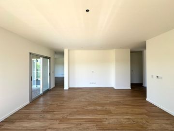 Casa de 3 Dormitorios en Dos Planta en Venta en  Vida Barrio Privado