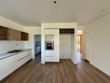 Casa de 3 Dormitorios en Dos Planta en Venta en  Vida Barrio Privado