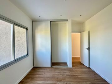 Casa de 3 Dormitorios en Dos Planta en Venta en  Vida Barrio Privado