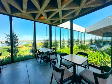 Casa de 3 Dormitorios en Dos Planta en Venta en  Vida Barrio Privado