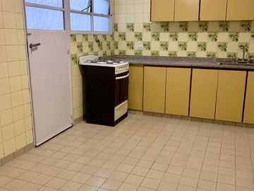 4 ambientes con cochera y balcón