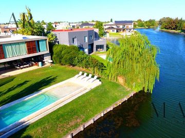 Casa en Venta en Cabos del Lago, Nordelta. Salida a la laguna