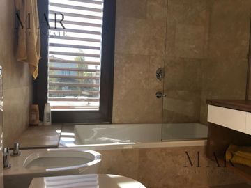 Casa en Venta en Cabos del Lago, Nordelta. Salida a la laguna