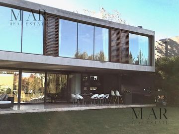 Casa en Venta en Cabos del Lago, Nordelta. Salida a la laguna