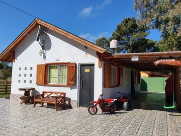 Casa en venta - 5 Dormitorios 2 Baños - Cocheras - 250Mts2 - Nueva Atlantis
