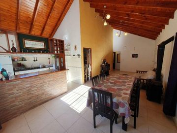 Casa en venta - 5 Dormitorios 2 Baños - Cocheras - 250Mts2 - Nueva Atlantis