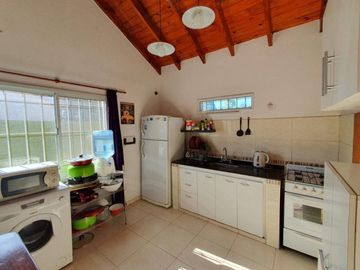 Casa en venta - 5 Dormitorios 2 Baños - Cocheras - 250Mts2 - Nueva Atlantis