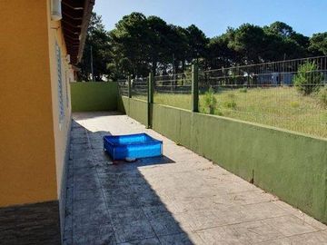 Casa en venta - 5 Dormitorios 2 Baños - Cocheras - 250Mts2 - Nueva Atlantis