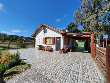 Casa en venta - 5 Dormitorios 2 Baños - Cocheras - 250Mts2 - Nueva Atlantis