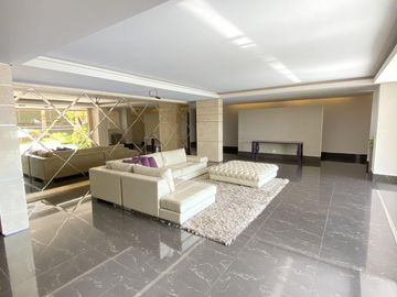EXCLUSIVO DEPARTAMENTO EN VENTA EN COMPLEJO VILLAGE PLAZA