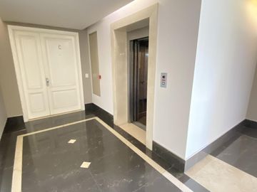 EXCLUSIVO DEPARTAMENTO EN VENTA EN COMPLEJO VILLAGE PLAZA