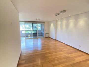 EXCLUSIVO DEPARTAMENTO EN VENTA EN COMPLEJO VILLAGE PLAZA