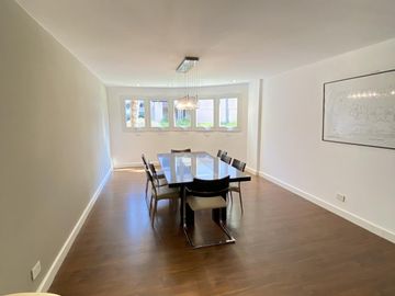 EXCLUSIVO DEPARTAMENTO EN VENTA EN COMPLEJO VILLAGE PLAZA
