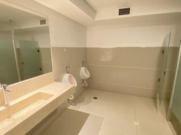 EXCLUSIVO DEPARTAMENTO EN VENTA EN COMPLEJO VILLAGE PLAZA