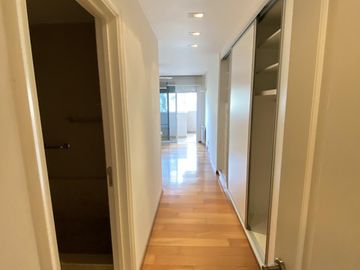 EXCLUSIVO DEPARTAMENTO EN VENTA EN COMPLEJO VILLAGE PLAZA