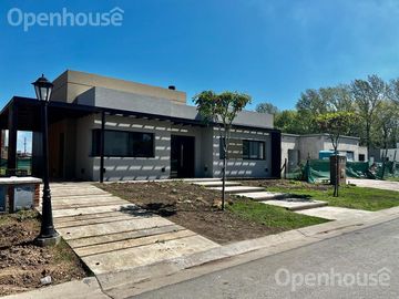 Casa MODERNA EN EL BARRIO DE  SAN PABLO!!!!!
