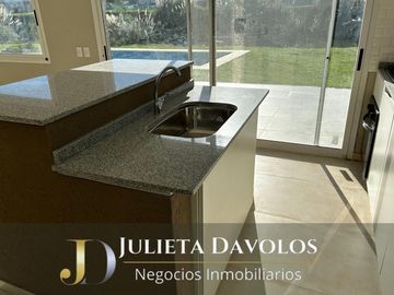 Casa perimetral en Venta 5 Ambientes en el Barrio El Cantón Norte.Escobar-Maschwitz