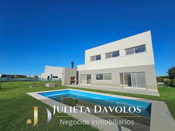 Casa perimetral en Venta 5 Ambientes en el Barrio El Cantón Norte.Escobar-Maschwitz