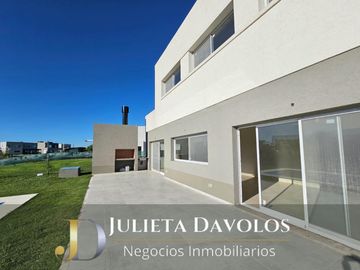 Casa perimetral en Venta 5 Ambientes en el Barrio El Cantón Norte.Escobar-Maschwitz