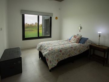 Casa en venta - 3 Dormitorios 3 Baños - 2.700Mts2 - Villa Gesell