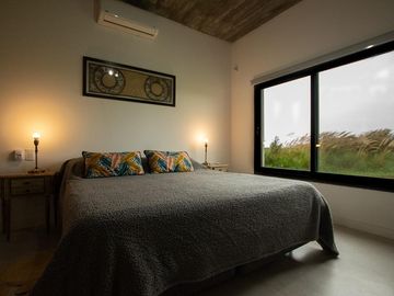 Casa en venta - 3 Dormitorios 3 Baños - 2.700Mts2 - Villa Gesell