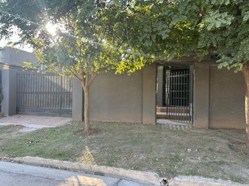 APTO CREDITO BANCOR! Casa en Venta en Saldan - 3 dormitorios , jardin y pileta