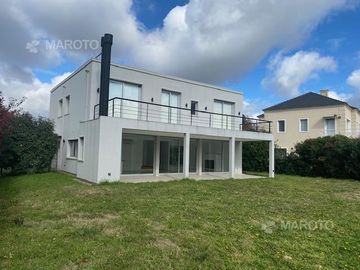 CASA EN VENTA EN HARAS SANTA MARIA - MAROTO PROPIEDADES
