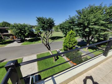 Casa 3 dormitorios venta en San Isidro Labrador, Villa Nueva