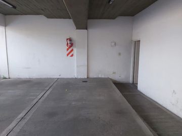 3 amb en semipiso, balcón aterrazado. Cochera cubierta - Villa Urquiza