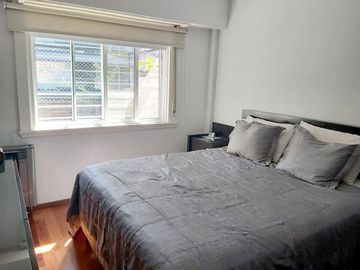 3 amb en semipiso, balcón aterrazado. Cochera cubierta - Villa Urquiza