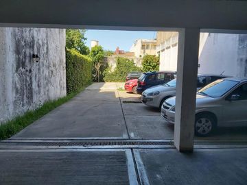 3 amb en semipiso, balcón aterrazado. Cochera cubierta - Villa Urquiza