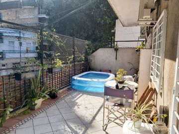 3 amb en semipiso, balcón aterrazado. Cochera cubierta - Villa Urquiza