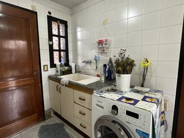 Casa en venta 6 amb en Ituzaingo zona Los Portones