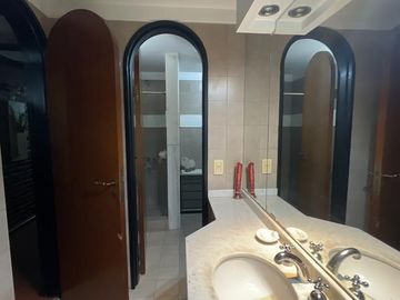Casa en venta 6 amb en Ituzaingo zona Los Portones