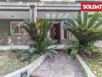 Casa en  OLIVOS