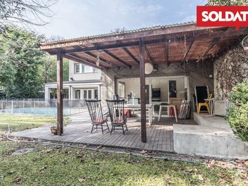 Casa en  OLIVOS